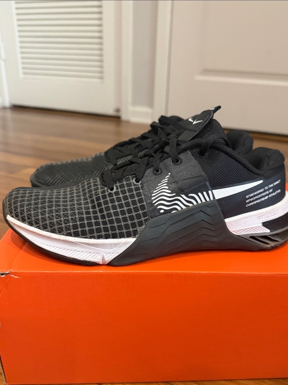 Women’s Nike Metcon 8 size 8.5US
